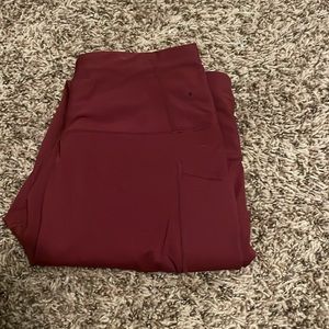 Avis maroon leggings with pocket